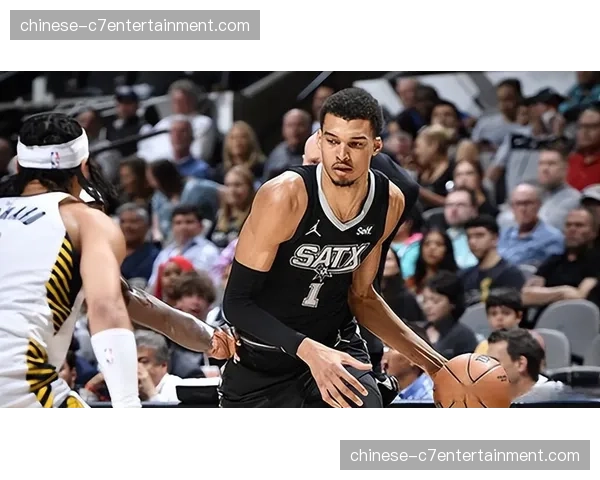 文班亚马20分出手仅18次 马刺进攻效率因其高效终结而提升 文班亚马20分出手仅18次 马刺进攻效率因其高效终结而提升